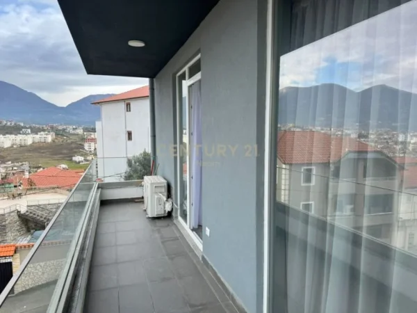Tirane, shes apartament 2+1+Aneks+Ballkon Kati 1, 109 m² 270.000 € (Sauk, prane Xibrakut)