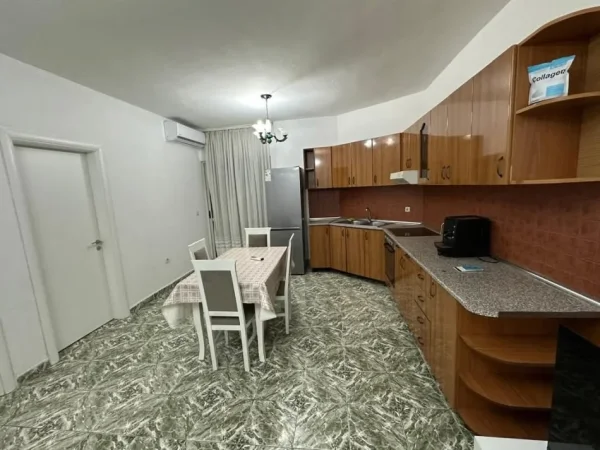 Tirane, jepet me qera apartament 2+1+Ballkon Kati 7, 87 m² 520 € (Don Bosko)