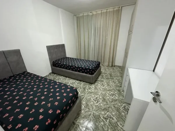 Tirane, jepet me qera apartament 2+1+Ballkon Kati 7, 87 m² 520 € (Don Bosko)