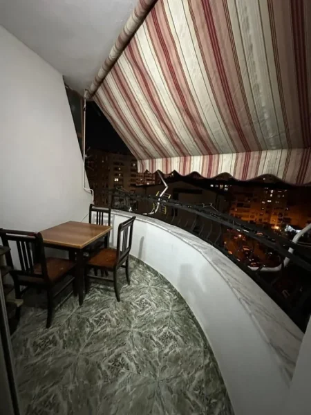 Tirane, jepet me qera apartament 2+1+Ballkon Kati 7, 87 m² 520 € (Don Bosko)