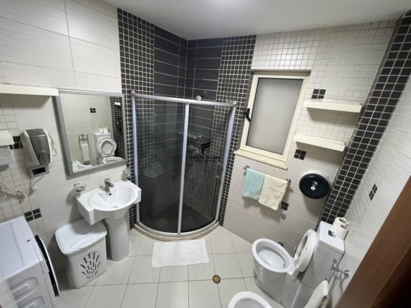 Tirane, jepet me qera Vile 2+1 Kati 2, 210 m² 1.300 € (MYSLYM SHYRI)