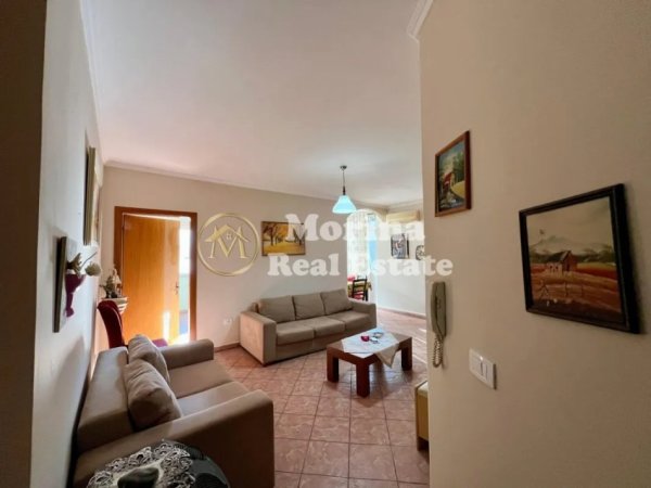 Tirane, jepet me qera apartament 2+1 Kati 3, 75 m² 580 € (Ish Restorant Durresi)