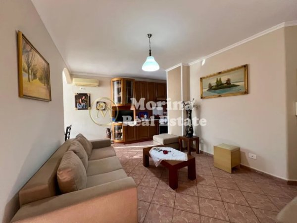 Tirane, jepet me qera apartament 2+1 Kati 3, 75 m² 580 € (Ish Restorant Durresi)
