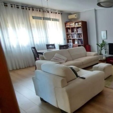 Tirane, jepet me qera apartament 2+1 Kati 3, 85 m² 650 € (rruga Sulejman Delvina)