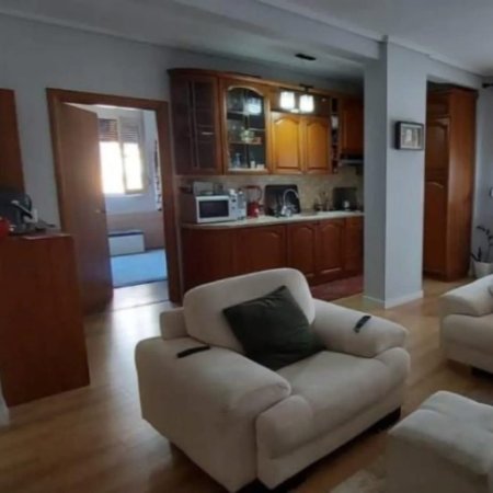 Tirane, jepet me qera apartament 2+1 Kati 3, 85 m² 650 € (rruga Sulejman Delvina)