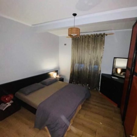 Tirane, jepet me qera apartament 2+1 Kati 3, 85 m² 650 € (rruga Sulejman Delvina)