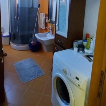 Tirane, jepet me qera apartament 2+1 Kati 3, 85 m² 650 € (rruga Sulejman Delvina)