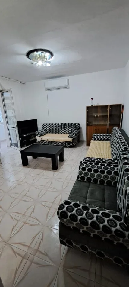 Tirane, jepet me qera apartament 2+1+Aneks+Ballkon Kati 5, 85 m² 400 € (ali demi)