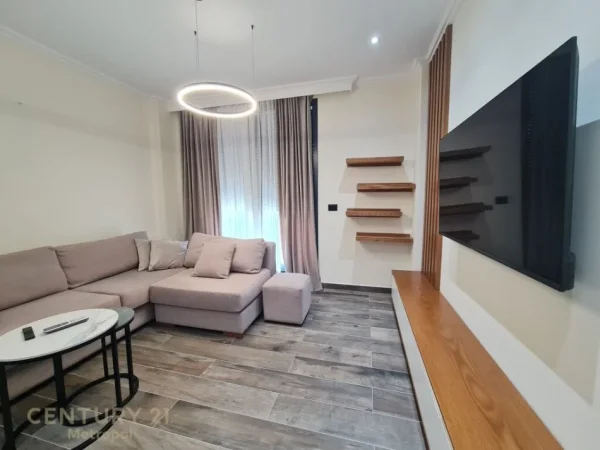 Tirane, jepet me qera apartament 1+1+Aneks+Ballkon Kati 2, 70 m² 700 € (Teg)