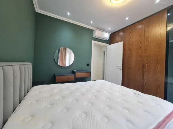 Tirane, jepet me qera apartament 1+1+Aneks+Ballkon Kati 2, 70 m² 700 € (Teg)