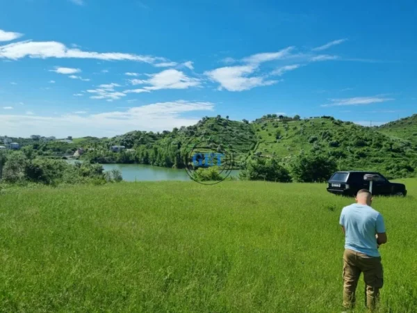 Durres, shitet toke , 5.800 m² (spitall), 50 euro m2