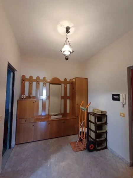 Tirane, shitet apartament 2+1+Ballkon Kati 3, 70 m² (Rruga Kongresi i Manastirit, Ngjitur me Kliniken Mjekesore Ikeda)