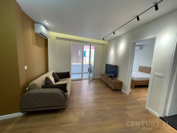 Tirane, jepet me qera apartament 1+1+Aneks+Ballkon Kati 2, 50 m² 550 € (Kopshti Zoologjik)
