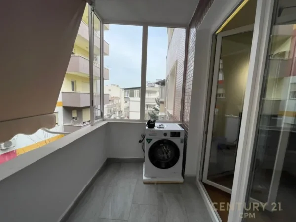 Tirane, jepet me qera apartament 1+1+Aneks+Ballkon Kati 2, 50 m² 550 € (Kopshti Zoologjik)
