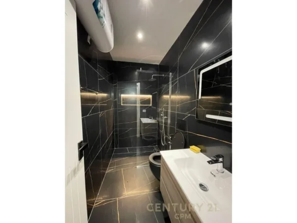 Tirane, jepet me qera apartament 1+1+Aneks+Ballkon Kati 2, 50 m² 550 € (Kopshti Zoologjik)