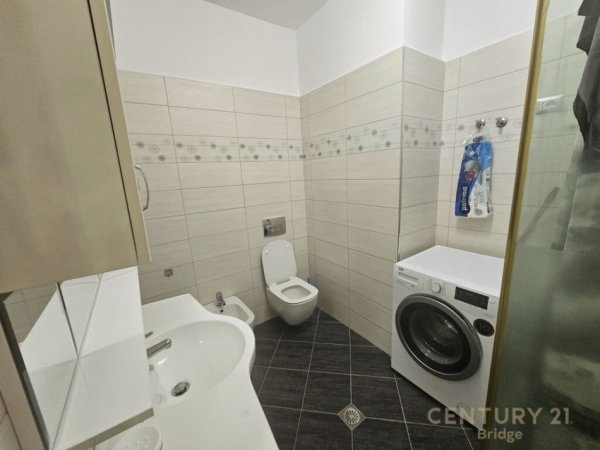 Tirane, jepet me qera apartament 3+1+Aneks+Ballkon Kati 6, 140 m² 1.200 € (KOPSHTI ZOOLOGJIK)