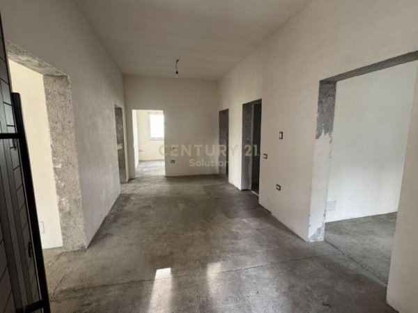 Tirane, jepet me qera Vile 2 Katshe Kati 2, 139 m² 1.500 € (Sauk)