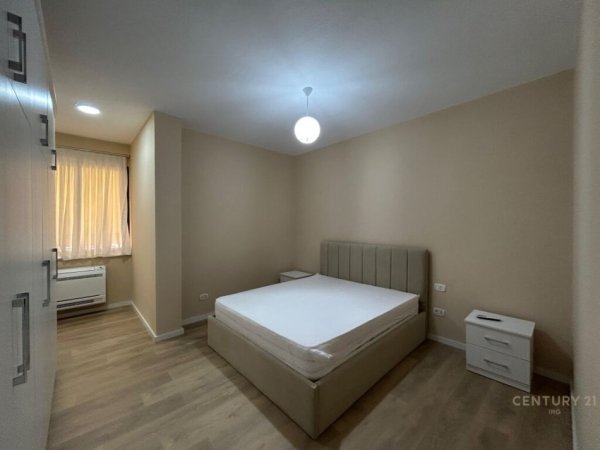 Tirane, jepet me qera apartament 1+1+Aneks+Ballkon Kati 5, 75 m² 700 € (21 Dhjetoei)
