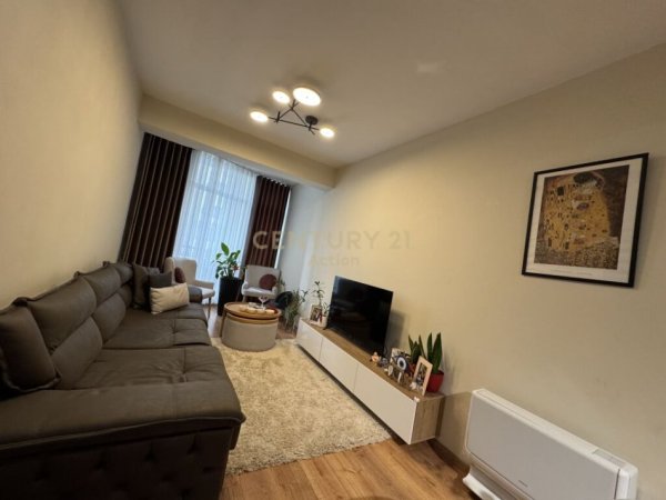 Tirane, shes apartament 2+1+Aneks+Ballkon Kati 2, 95 m² 210.000 € (Globe)