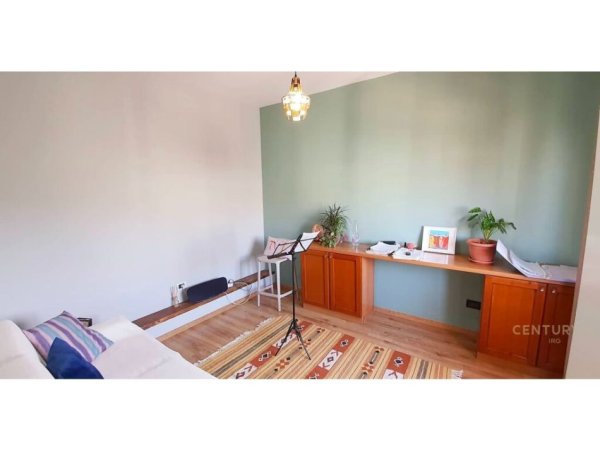 Tirane, jepet me qera apartament duplex 2+1+Aneks+Ballkon Kati 6, 140 m² 800 € (Komuna e Parisit)