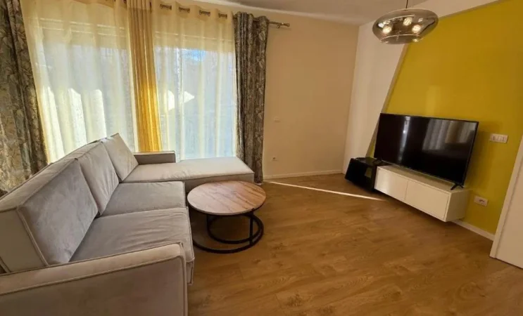 Tirane, jepet me qera apartament 1+1 , 71 m² 800 € (Rruga e Barrikadave)