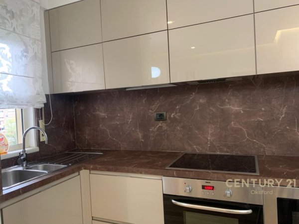 Tirane, jepet me qera apartament 2+1+Aneks+Ballkon Kati 4, 97 m² 600 € (Liqeni i Thate)