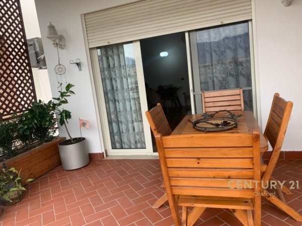 Tirane, jepet me qera apartament 2+1+Aneks+Ballkon Kati 4, 97 m² 600 € (Liqeni i Thate)