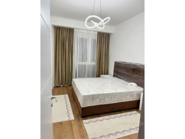 Tirane, jepet me qera apartament 1+1+Aneks+Ballkon Kati 2, 60 m² 520 € (Fusha e Aviacionit)