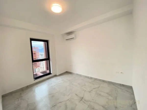 Tirane, jepet me qera zyre Kati 16, 110 m² 850 € (GARDEN BUILDING)