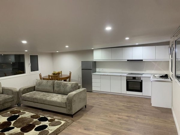 Tirane, jepet me qera apartament 1+1 Kati 5, 60 m² 400 € (rruga Siri Kodra)