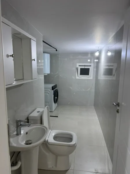 Tirane, jepet me qera apartament 1+1 Kati 5, 60 m² 400 € (rruga Siri Kodra)