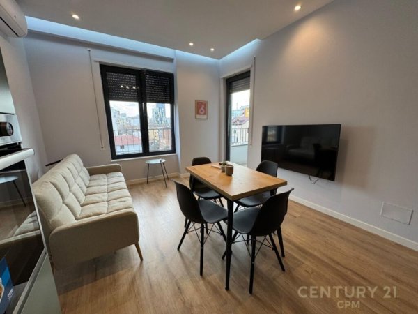 Tirane, jepet me qera apartament 1+1+Aneks+Ballkon Kati 6, 60 m² 650 € (fillimi Bulevardit te Ri)