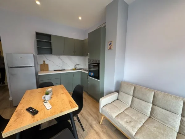 Tirane, jepet me qera apartament 1+1+Aneks+Ballkon Kati 6, 60 m² 650 € (fillimi Bulevardit te Ri)