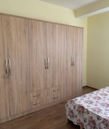 Tirane, jepet me qera apartament 2+1 Kati 4, 75 m² 500 € (rruga Siri Kodra)
