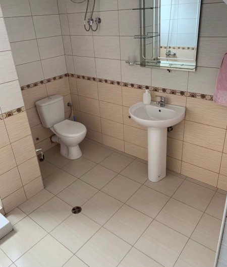 Tirane, jepet me qera apartament 2+1 Kati 4, 75 m² 500 € (rruga Siri Kodra)