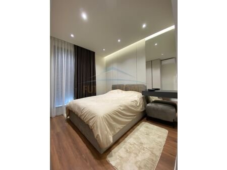 Tirane, jepet me qera apartament 2+1+2+Post Parkimi, Kati 7, 92 m² 950 € (Kompleksi Erli, prane UET. AREA48779.)
