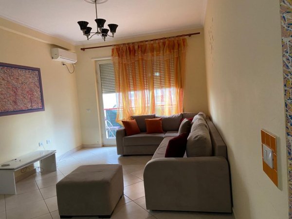 Tirane, jepet me qera apartament 1+1 Kati 5, 76 m² 450 € (Don Bosko)