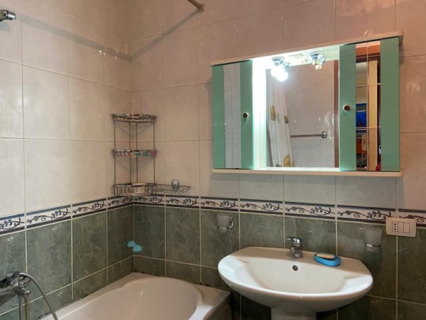 Tirane, jepet me qera apartament 1+1 Kati 5, 76 m² 450 € (Don Bosko)