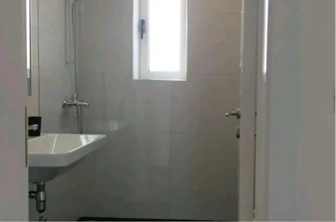 Tirane, jepet me qera apartament 1+1 , 61 m² 580 € (Rruga e Elbasanit)