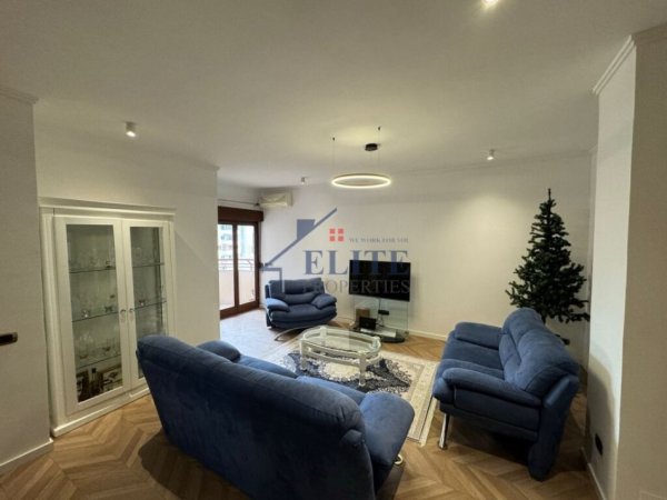Tirane, jepet me qera apartament 2+1+Ballkon Kati 9, 120 m² 800 € (9 Kateshet)
