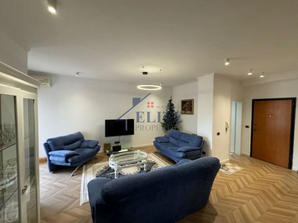 Tirane, jepet me qera apartament 2+1+Ballkon Kati 9, 120 m² 800 € (9 Kateshet)