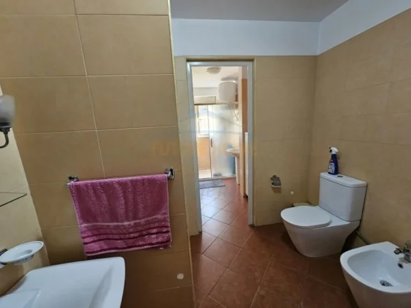 Tirane, shitet apartament 2+1+Ballkon Kati 3, 124 m² 230.000 € (Liqeni i Thate)