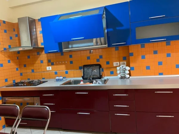 Tirane, jepet me qera apartament 1+1+Ballkon Kati 5, 76 m² 450 € (don bosko)