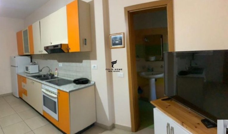 Tirane, jepet me qera apartament 1+1+Ballkon Kati 5, 50 m² 450 € (ZOGU I ZI)