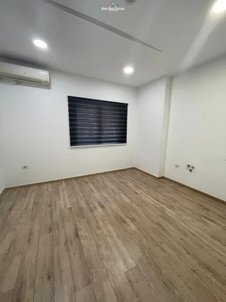 Tirane, jepet me qera zyre Kati 2, 122 m² 1.300 € (rruga e elbasanit)
