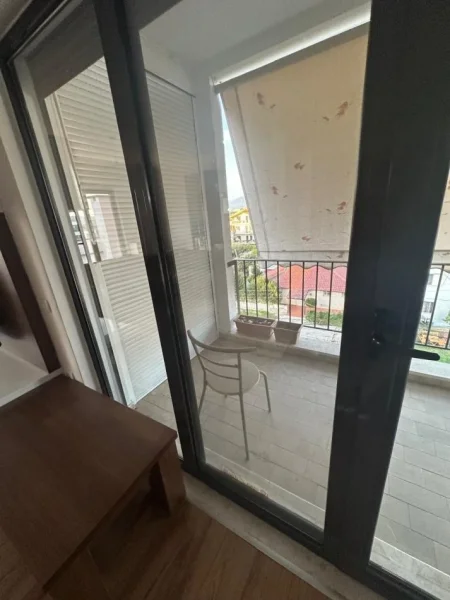 Tirane, jepet me qera apartament Kati 4, 250 m² 550 € 