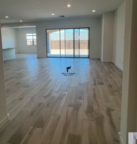 Tirane, jepet me qera ambjent biznesi Kati 0, 1.000 m² 3.500 € (RRUGA E KAVAJES)