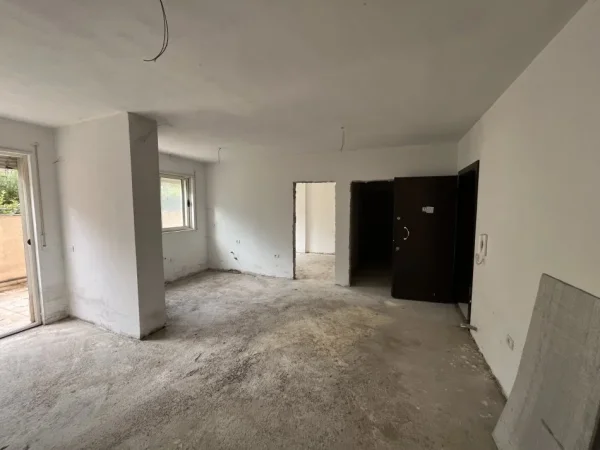 Tirane, shitet 1+1 , 