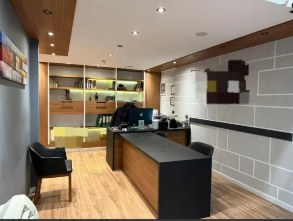 Tirane, jepet me qera zyre Kati 0, 52 m² 1.000 € (komuna e parisit)