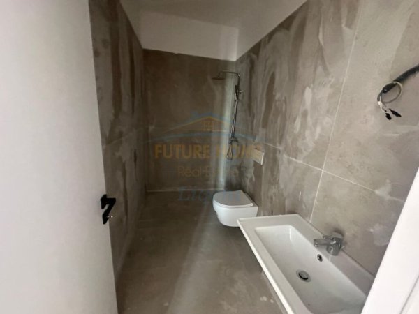 Tirane, shes apartament 2+1+Ballkon Kati 6, 127 m² 393.000 € (Rruga e Kosovareve)